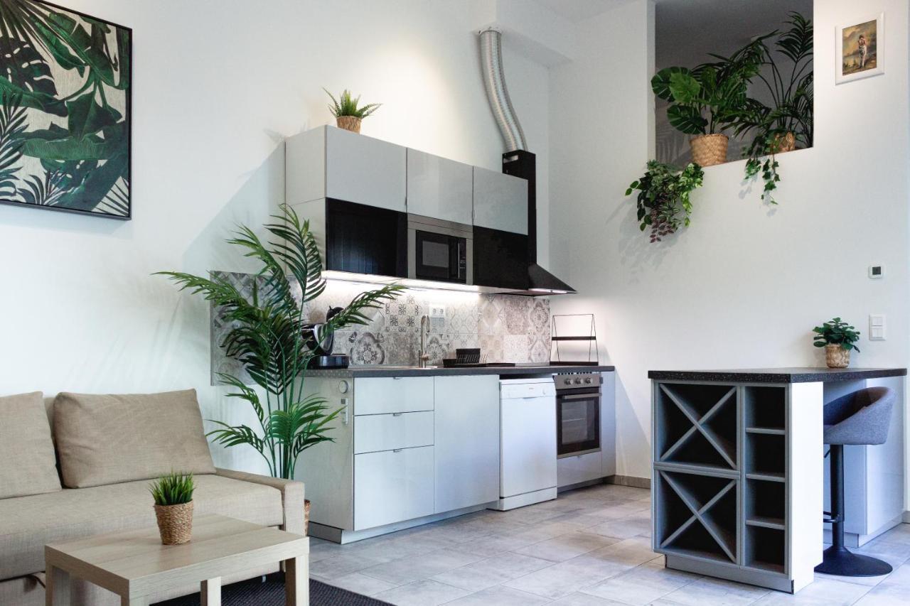 S18 "Garden In The City" Apartment Budapeste Exterior foto