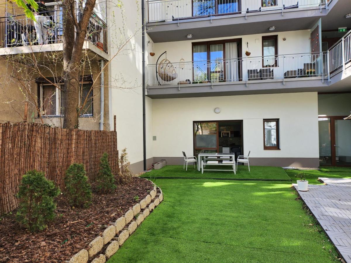 S18 "Garden In The City" Apartment Budapeste Exterior foto